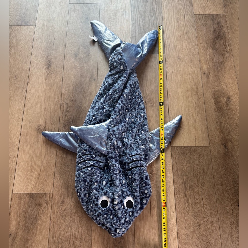 Isaac Mizrahi Kids Shark Sleeping Bag- Blue and Red - Picture 4 of 6